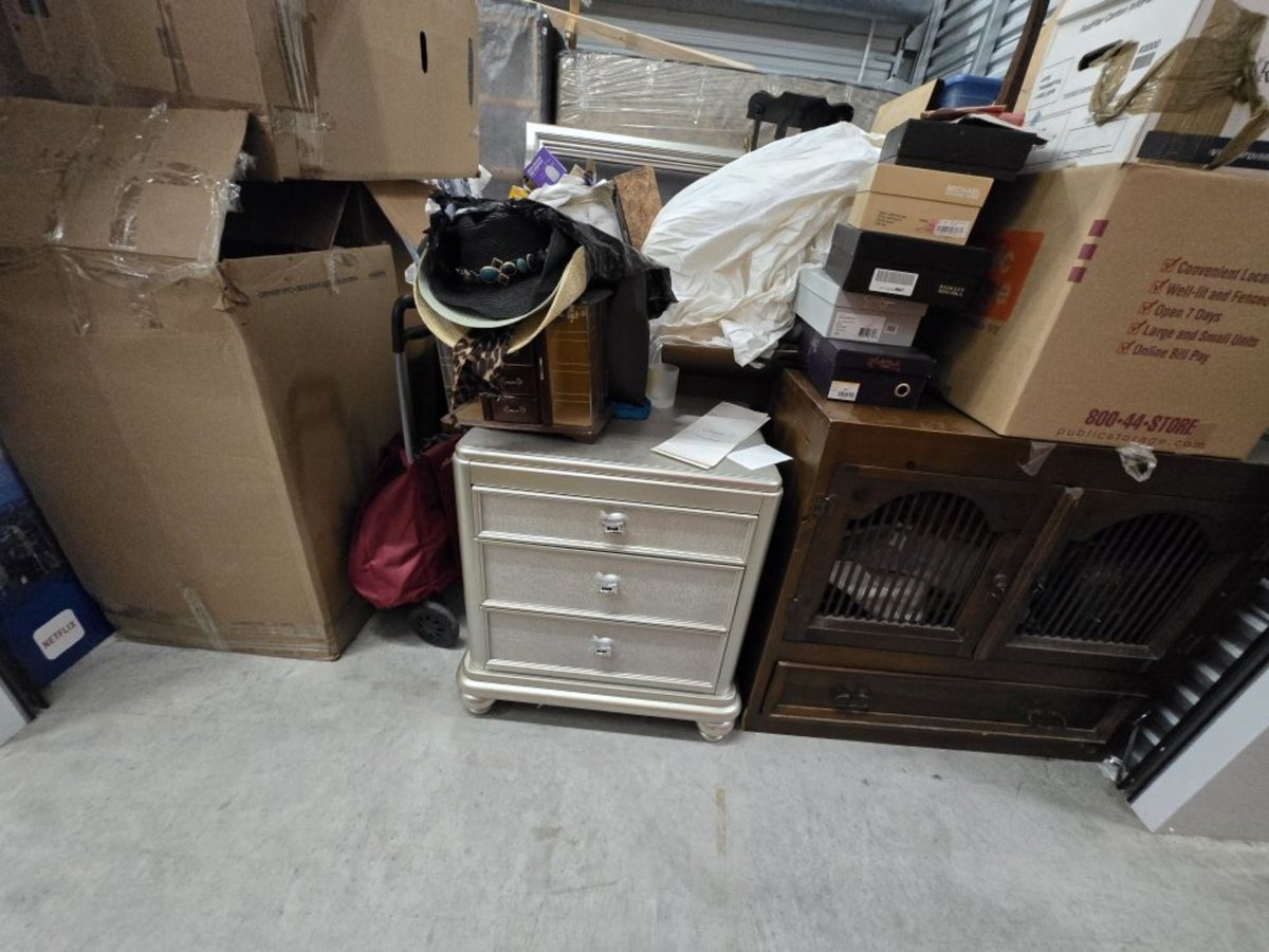 10 x 10 storage unit in Miami, FL