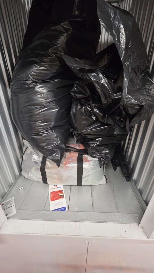 3 x 5 storage unit in Miami, FL