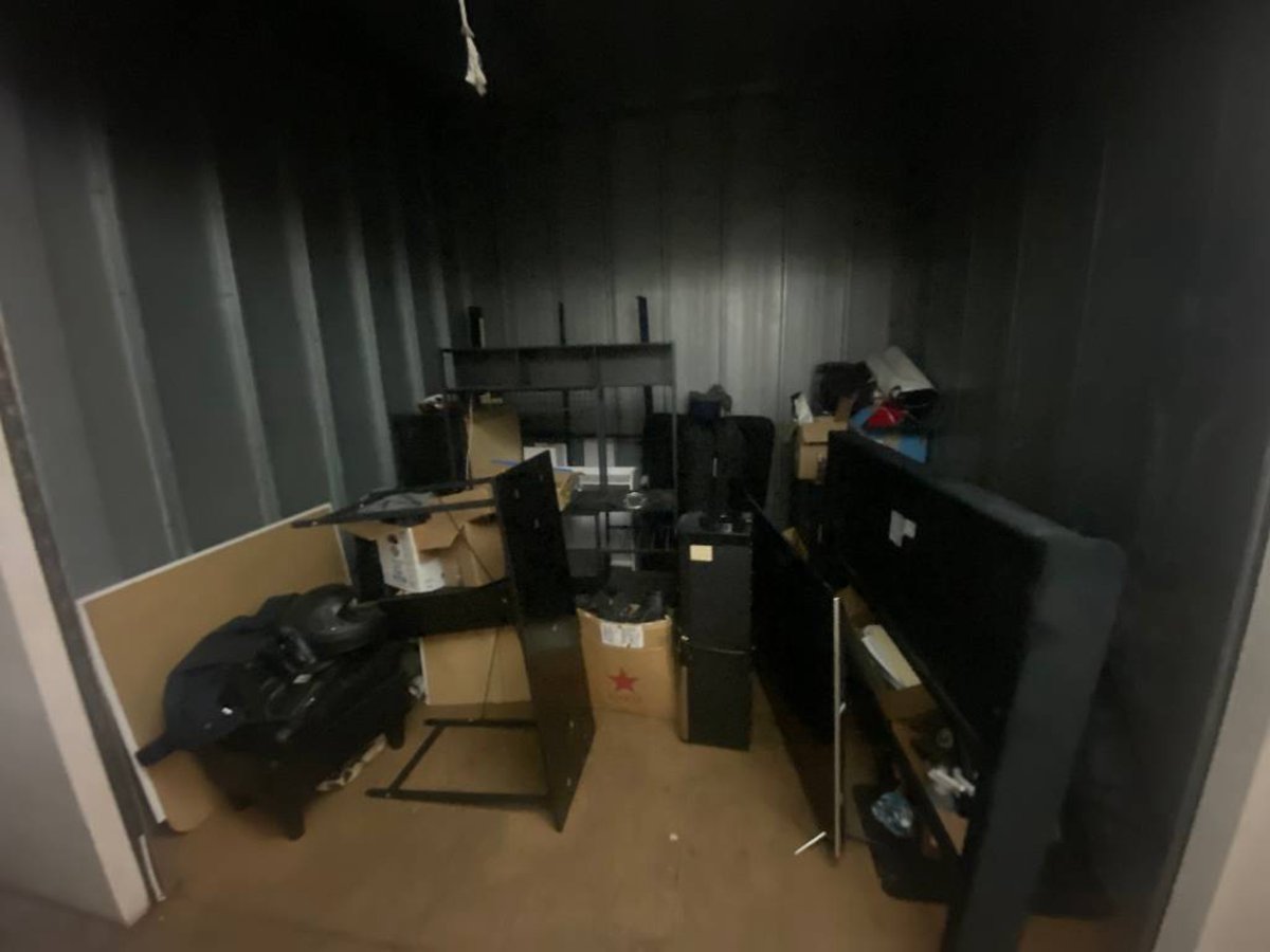 10 x 10 storage unit in Claremont, CA