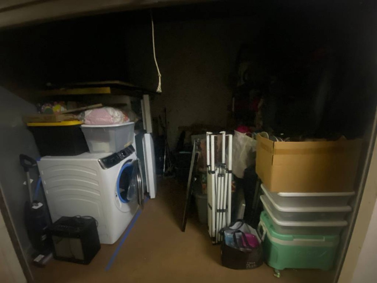 10 x 10 storage unit in Claremont, CA