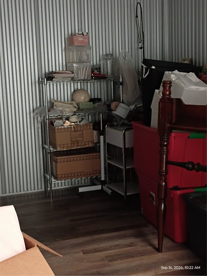 10 x 20 storage unit in Flint, MI