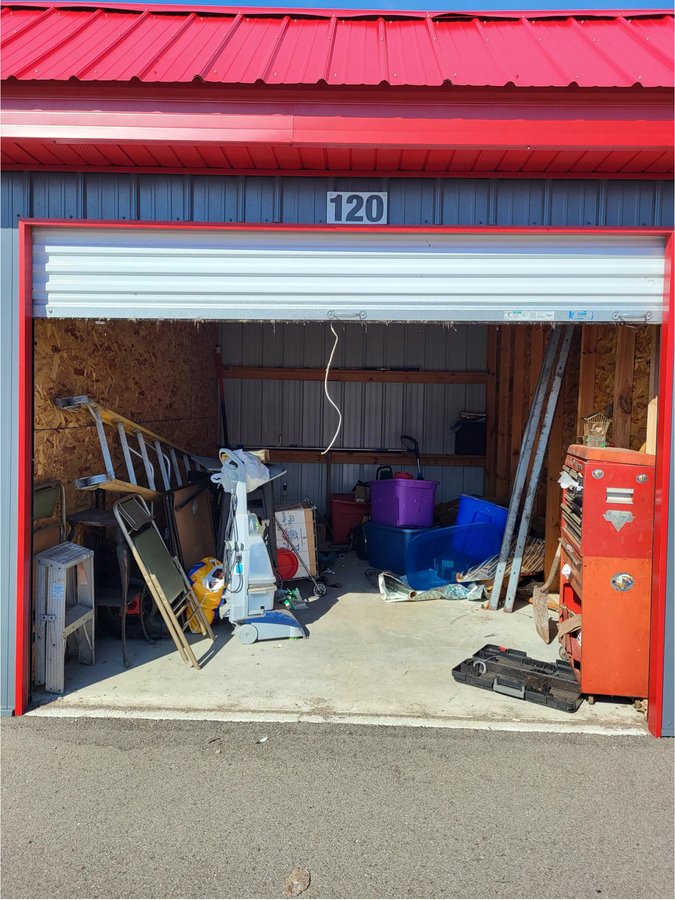 10 x 15 storage unit in Jackson, MI