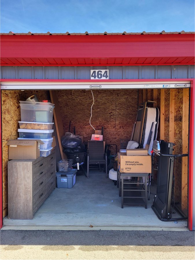 10 x 15 storage unit in Jackson, MI