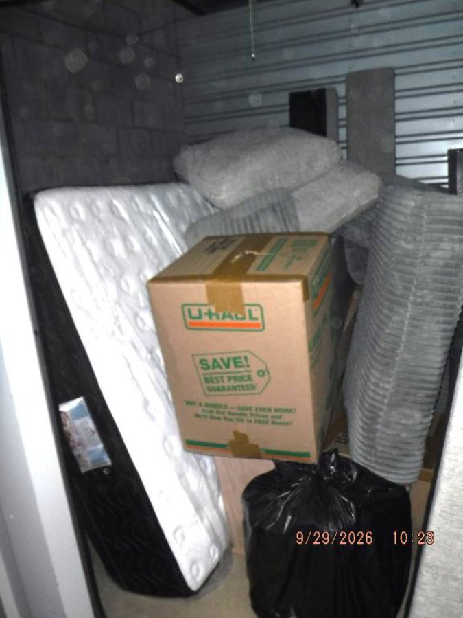 10 x 10 storage unit in Washington, DC