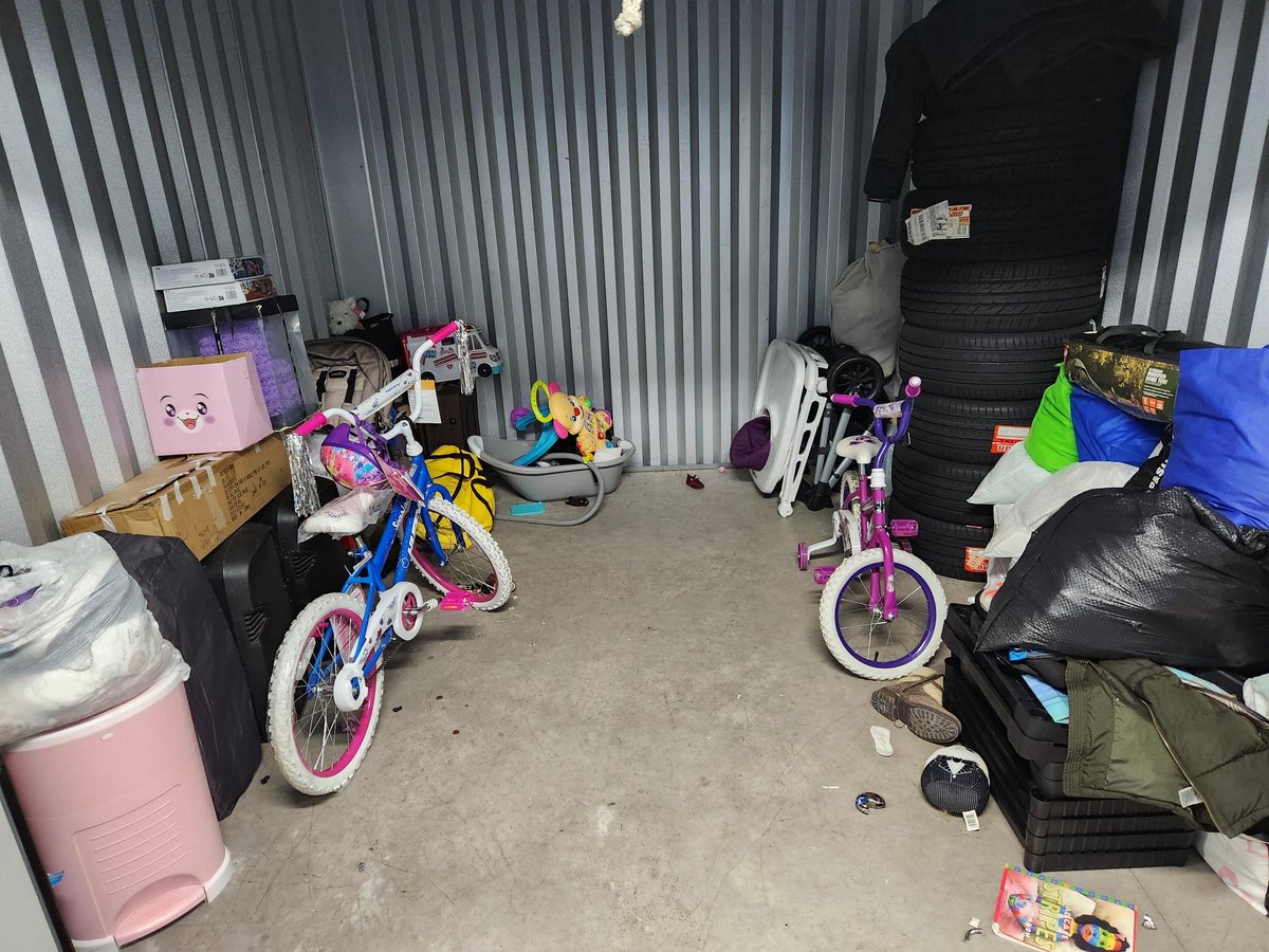 10 x 10 storage unit in Waterbury, CT