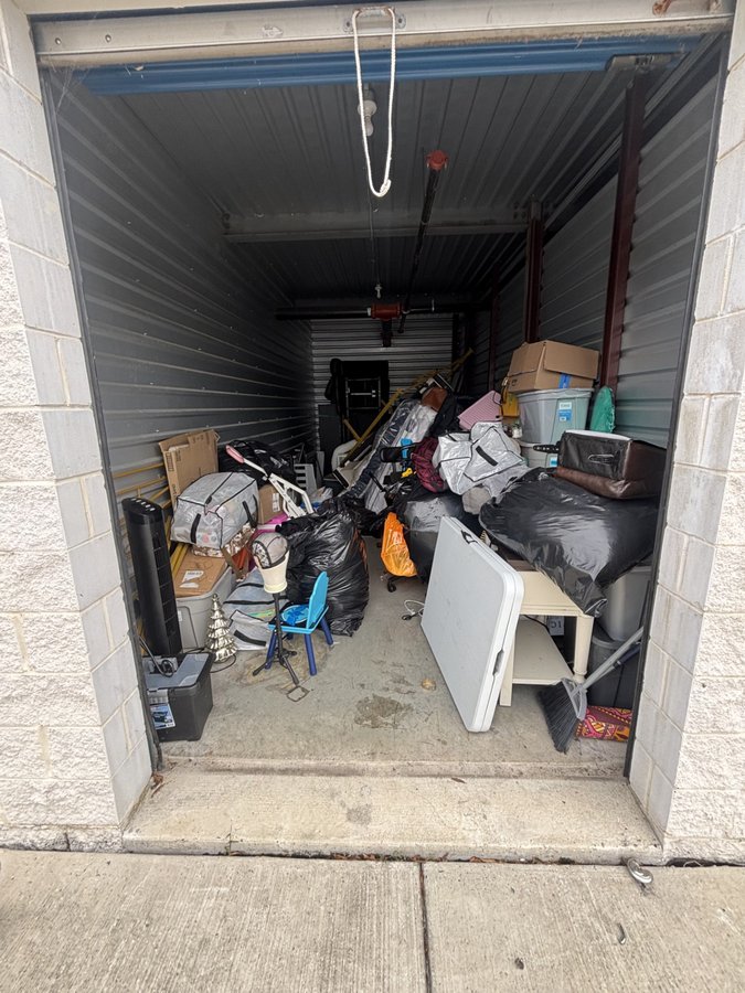 10 x 25 storage unit in Middle River, MD