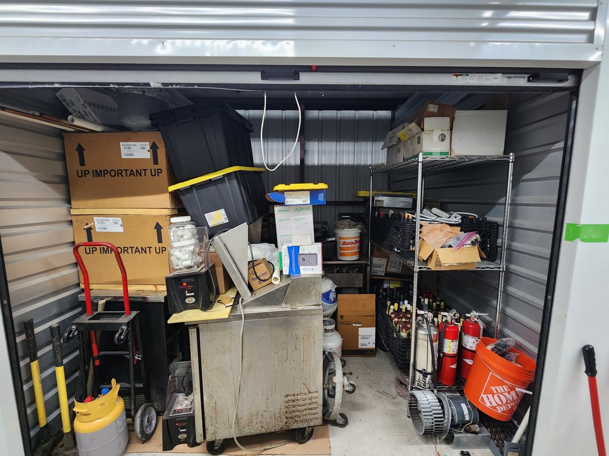 10 x 10 storage unit in Morton Grove, IL