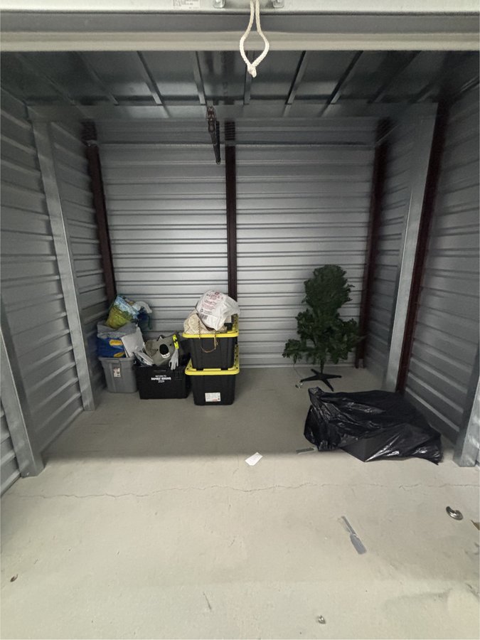 10 x 7 storage unit in Middle River, MD