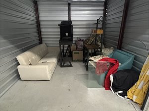 10 x 10 storage unit in Middle River, MD