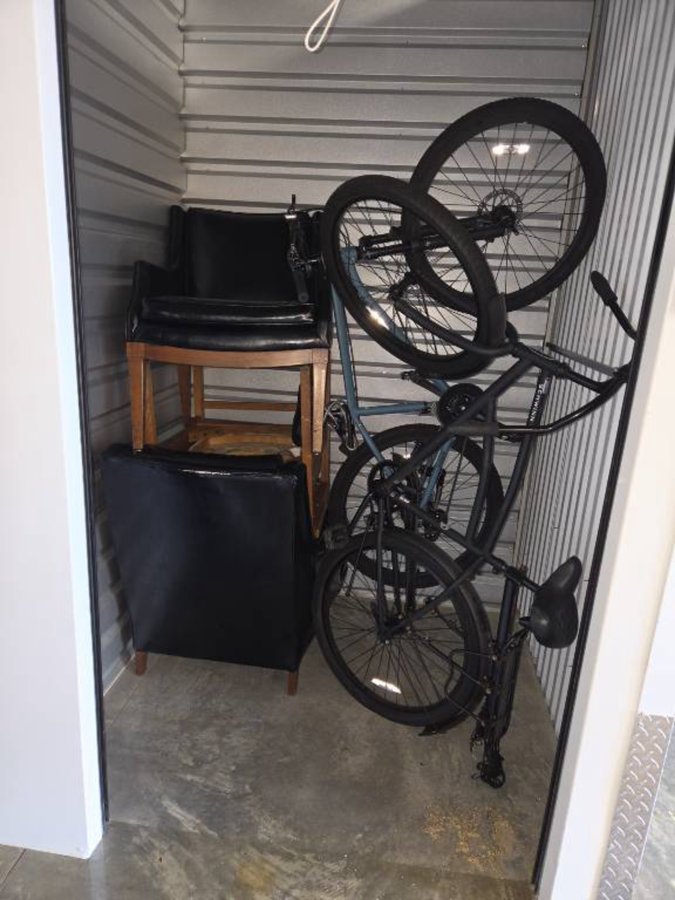 5 x 5 storage unit in Alsip, IL