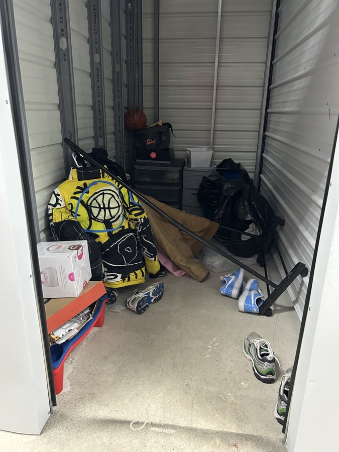5 x 10 storage unit in Monroe, MI