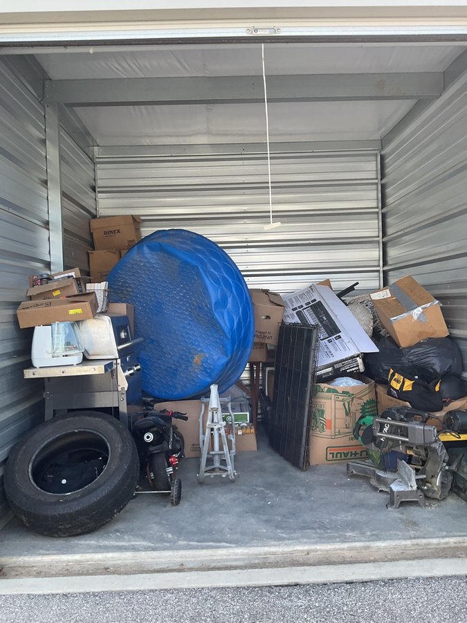 10 x 10 storage unit in Corydon, IN