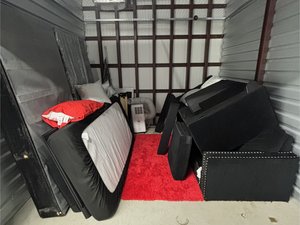 10 x 10 storage unit in Middle River, MD