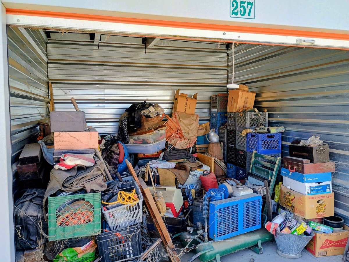 10 x 10 storage unit in Los Banos, CA