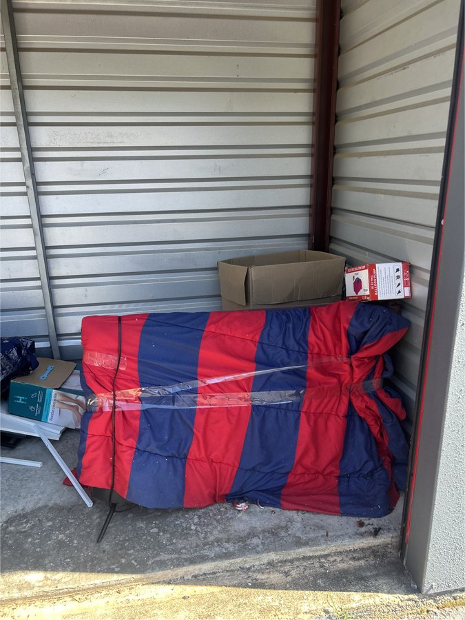 5 x 10 storage unit in Snellville, GA