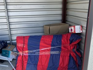 5 x 10 storage unit in Snellville, GA