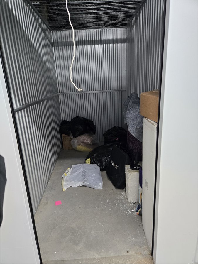 5 x 10 storage unit in Claymont, DE
