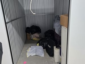 5 x 10 storage unit in Claymont, DE