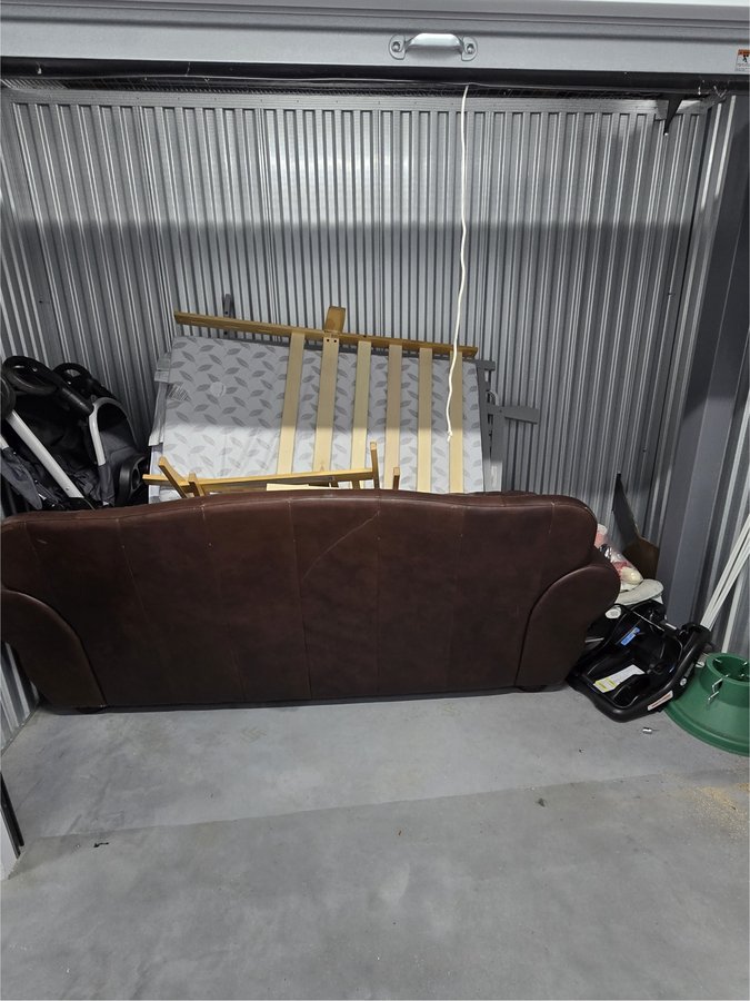 10 x 5 storage unit in Claymont, DE