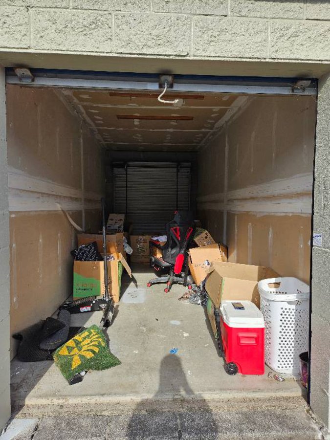 8 x 20 storage unit in Clarksville, IN