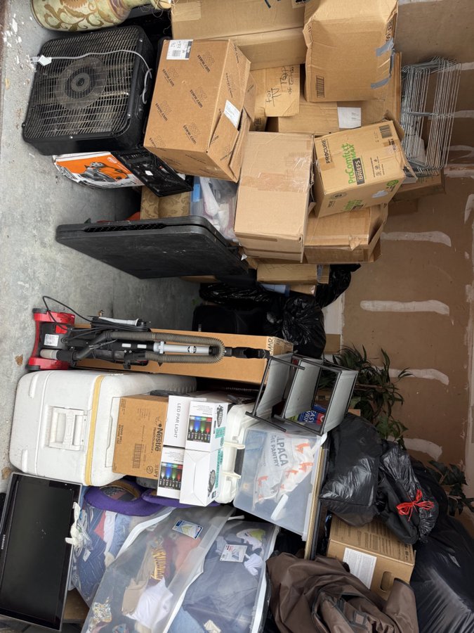 10 x 10 storage unit in Fort Lauderdale, FL