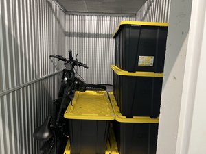 5 x 10 storage unit in Coral Springs, FL