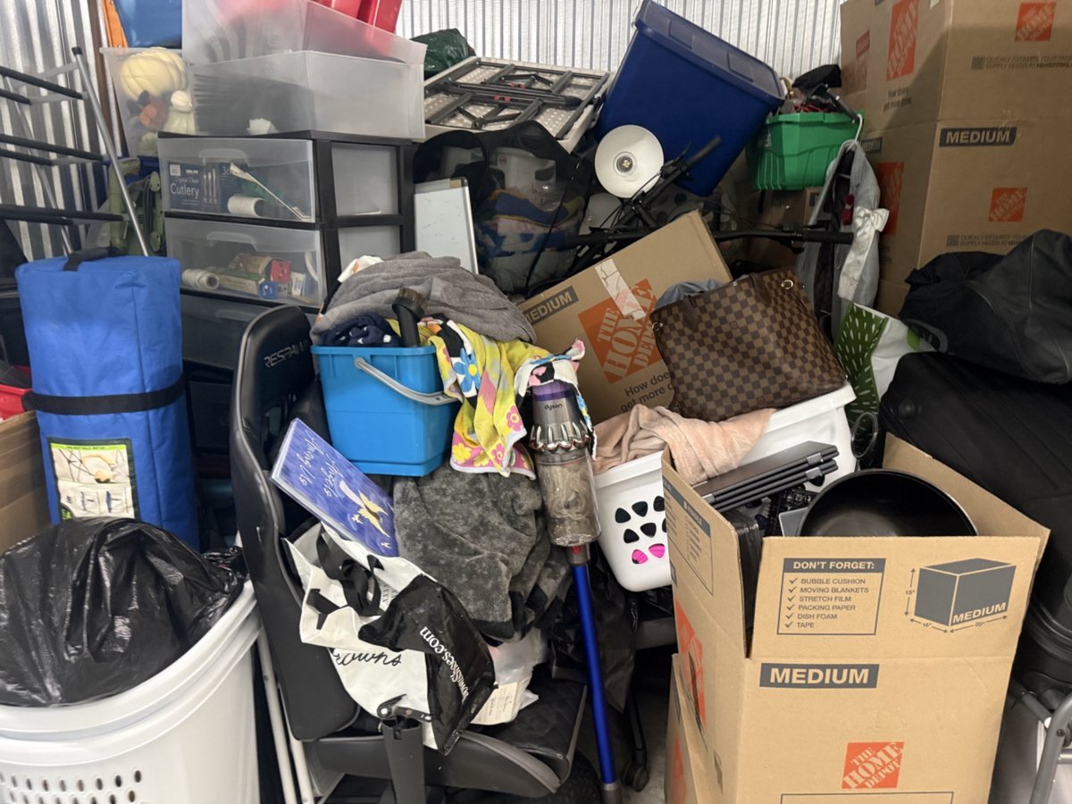 11 x 10 storage unit in Ft Lauderdale, FL