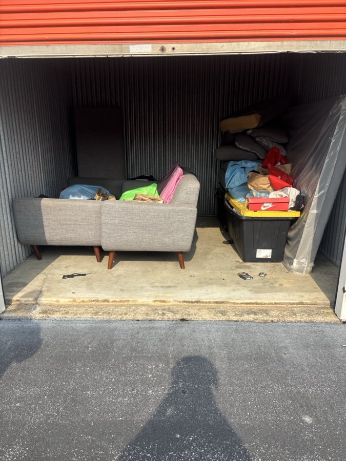 10 x 10 storage unit in New Castle, DE