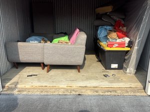 10 x 10 storage unit in New Castle, DE