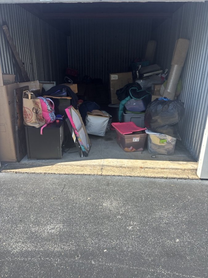 10 x 20 storage unit in New Castle, DE
