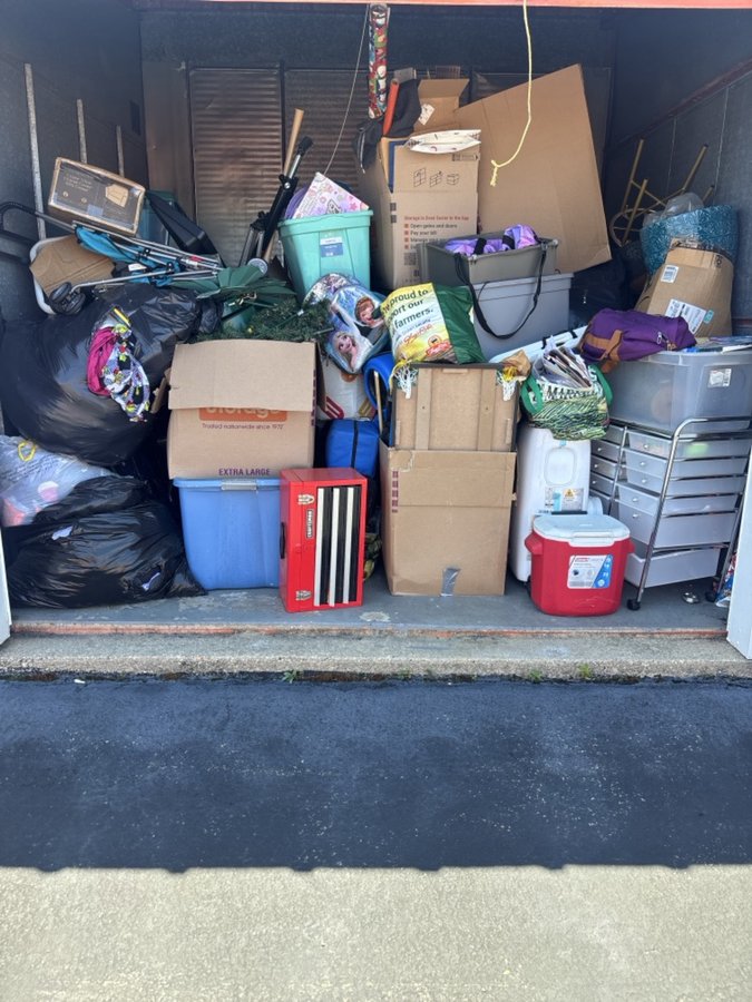 10 x 10 storage unit in Newark, DE