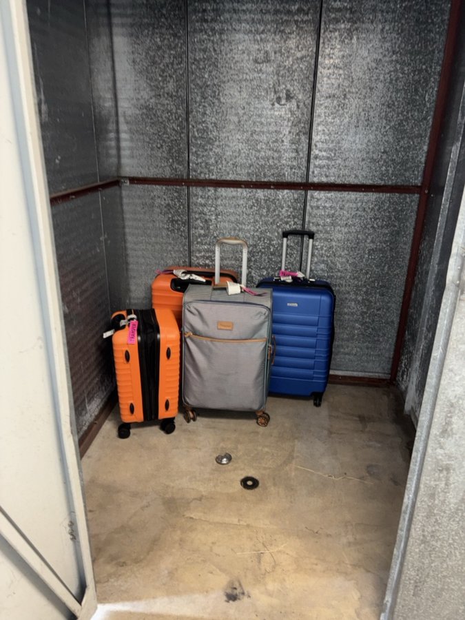 5 x 5 storage unit in Newark, DE