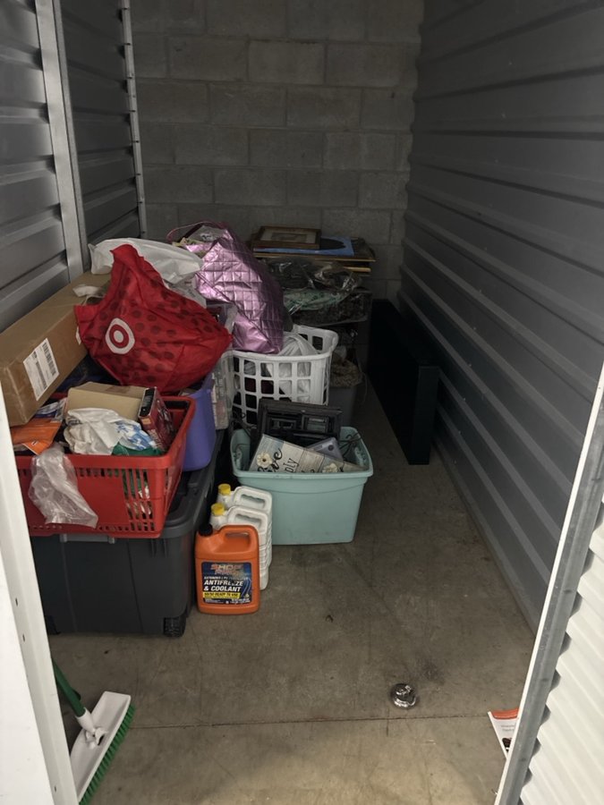 5 x 10 storage unit in Wilmington, DE