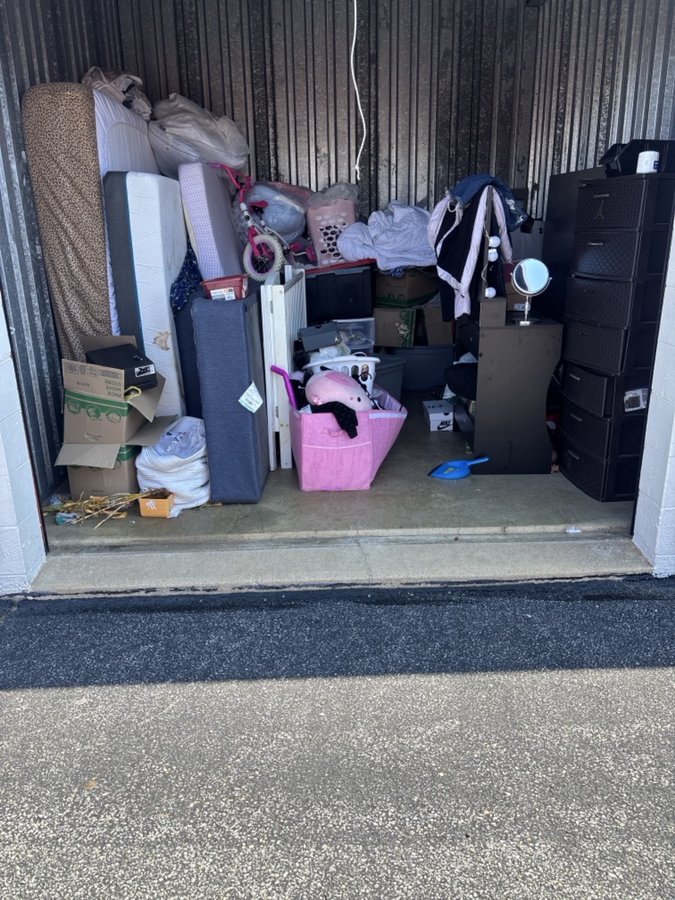 10 x 10 storage unit in Dover, DE