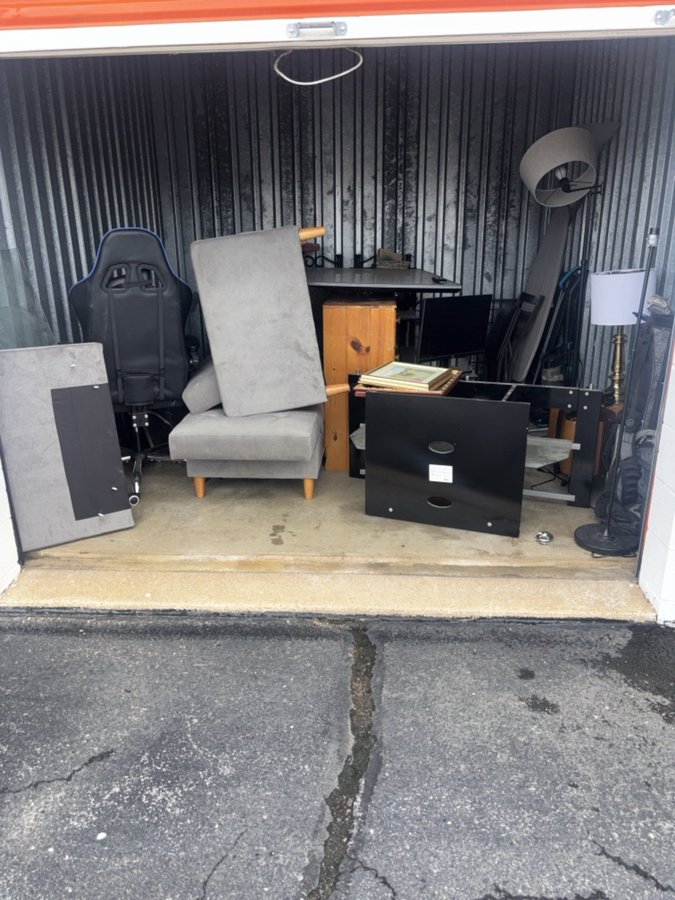 10 x 10 storage unit in Dover, DE