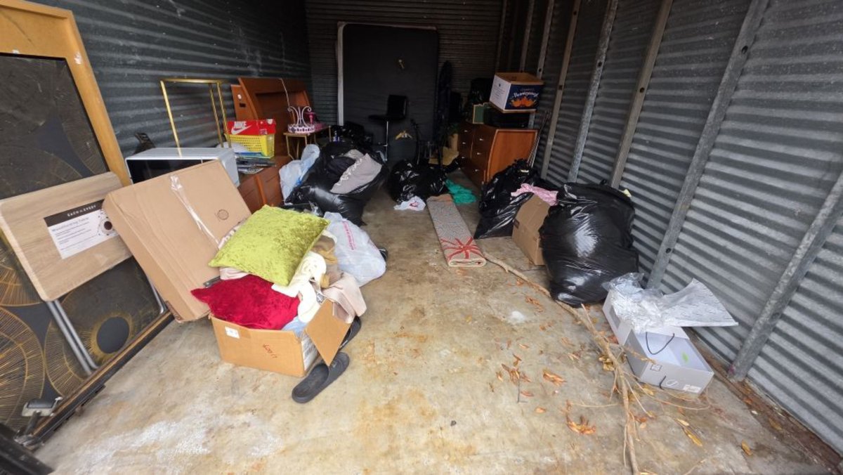 10 x 20 storage unit in Opa-locka, FL