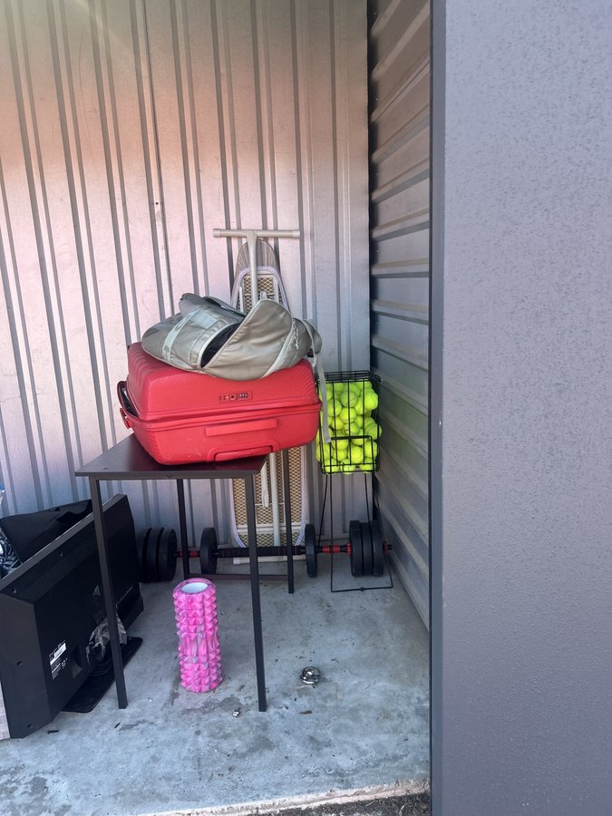 5 x 10 storage unit in Snellville, GA