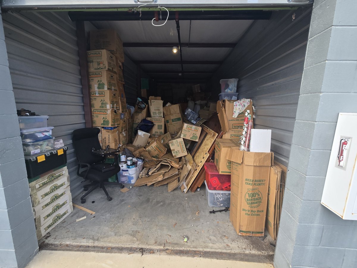 10 x 30 storage unit in Orlando, FL