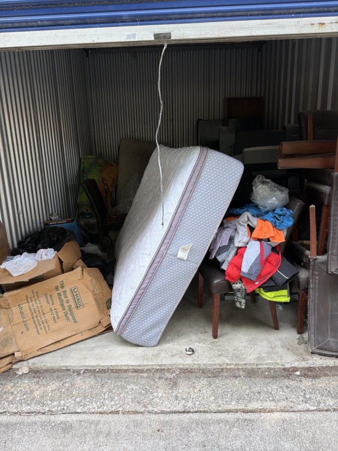 10 x 15 storage unit in Clinton Township, MI