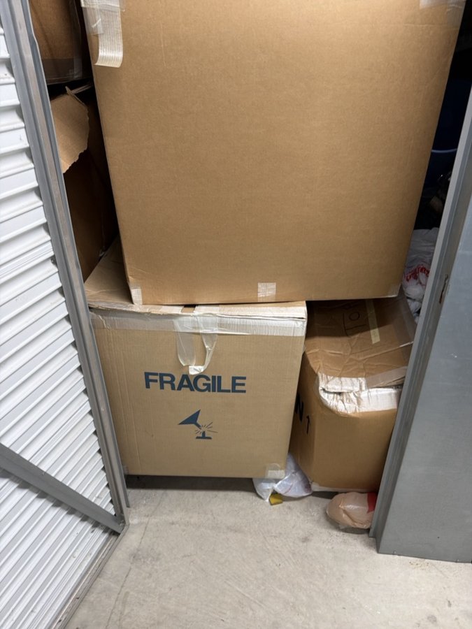 5 x 10 storage unit in Clinton Township, MI