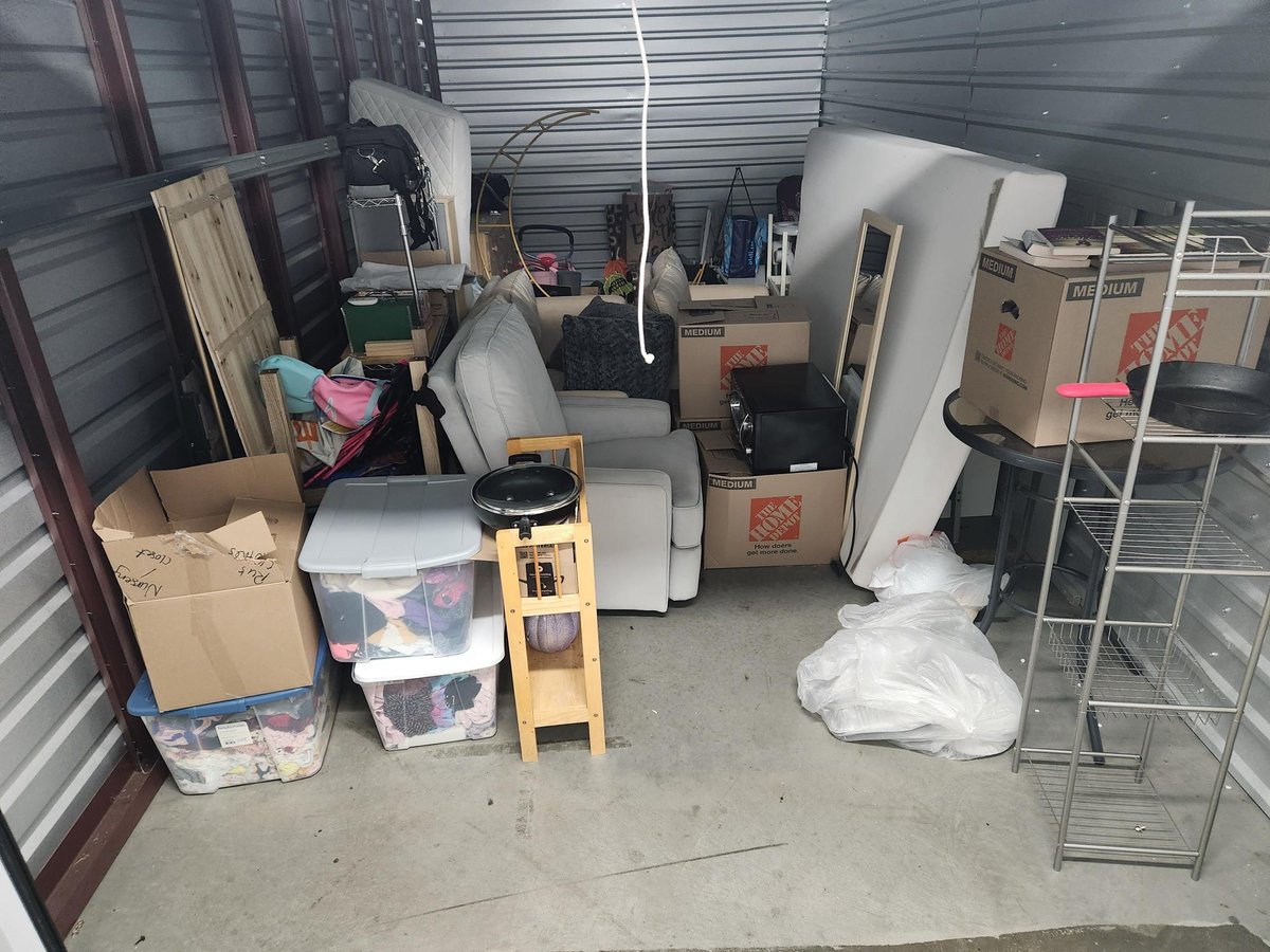 10 x 20 storage unit in Franklin, WI