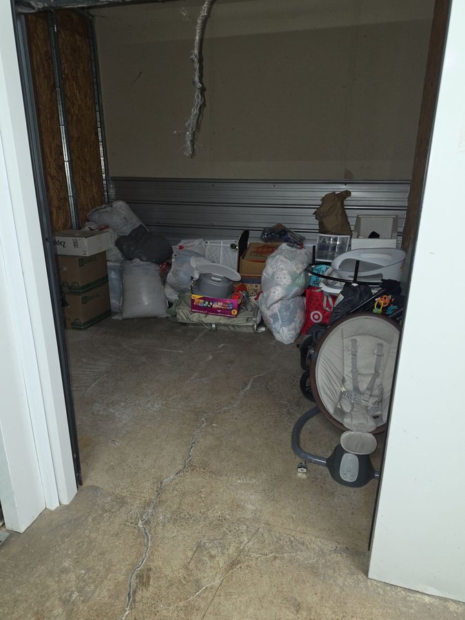 10 x 10 storage unit in Molalla, OR