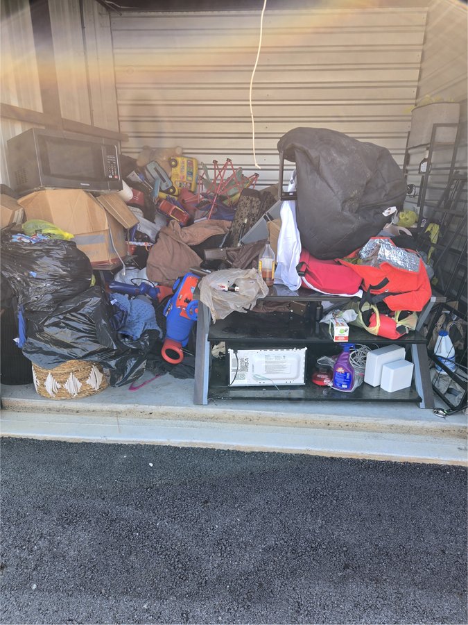 10 x 10 storage unit in Cartersville, GA