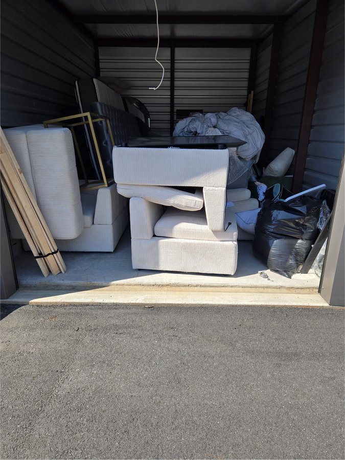 10 x 15 storage unit in Cartersville, GA