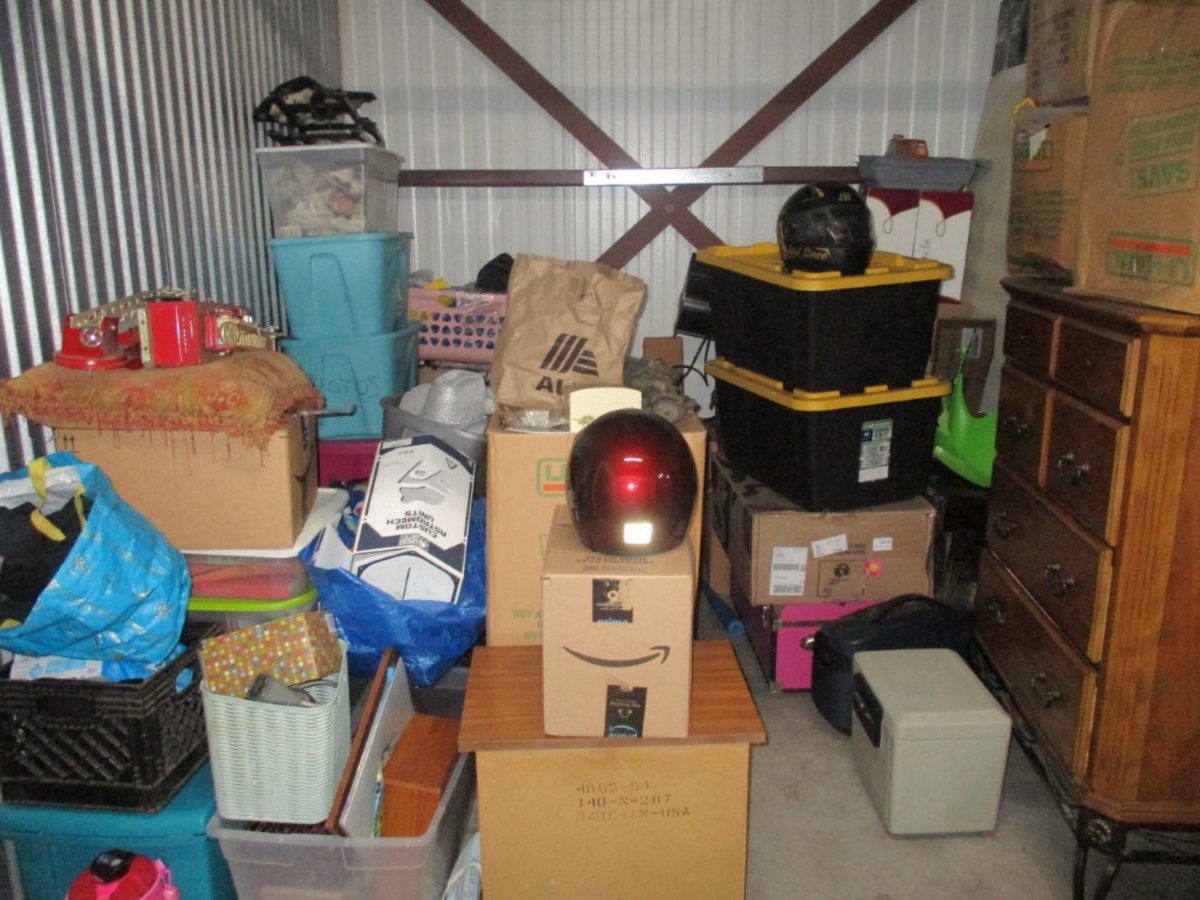 10 x 10 storage unit in Jacksonville, FL