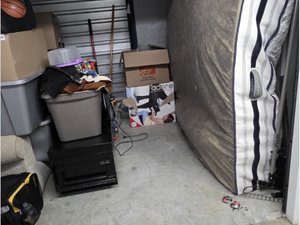 10 x 10 storage unit in Snellville, GA