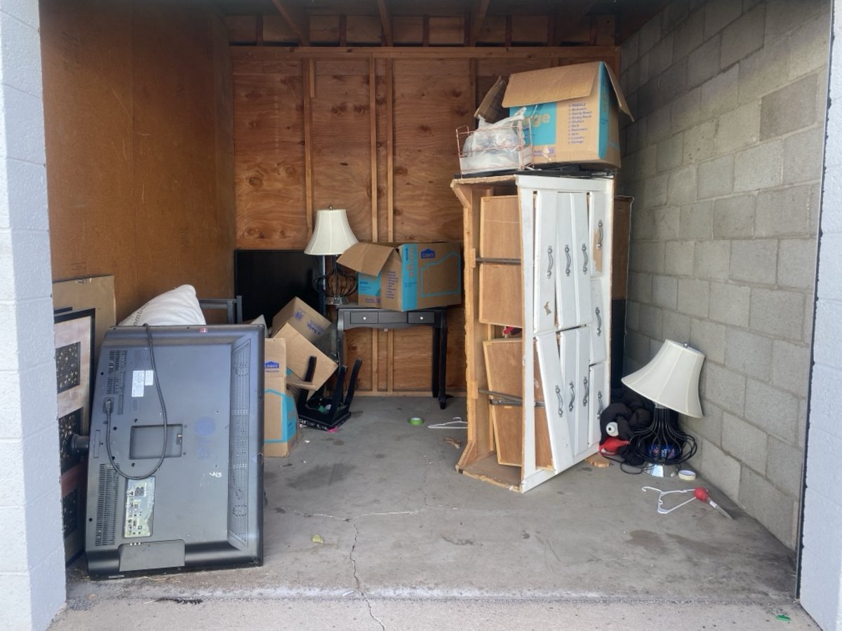 10 x 10 storage unit in Phoenix, AZ