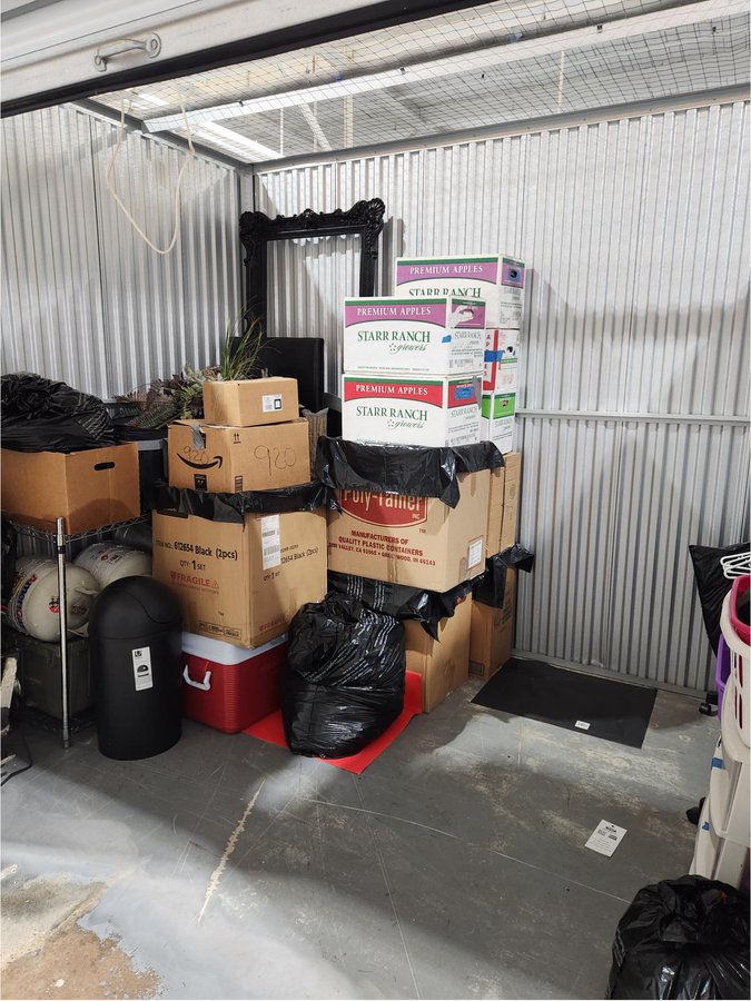 10 x 8 storage unit in Maplewood, MO