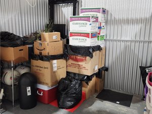 10 x 8 storage unit in Maplewood, MO