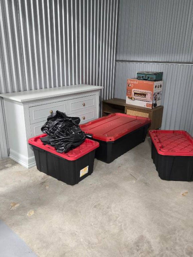 10 x 10 storage unit in Oklahoma City, OK